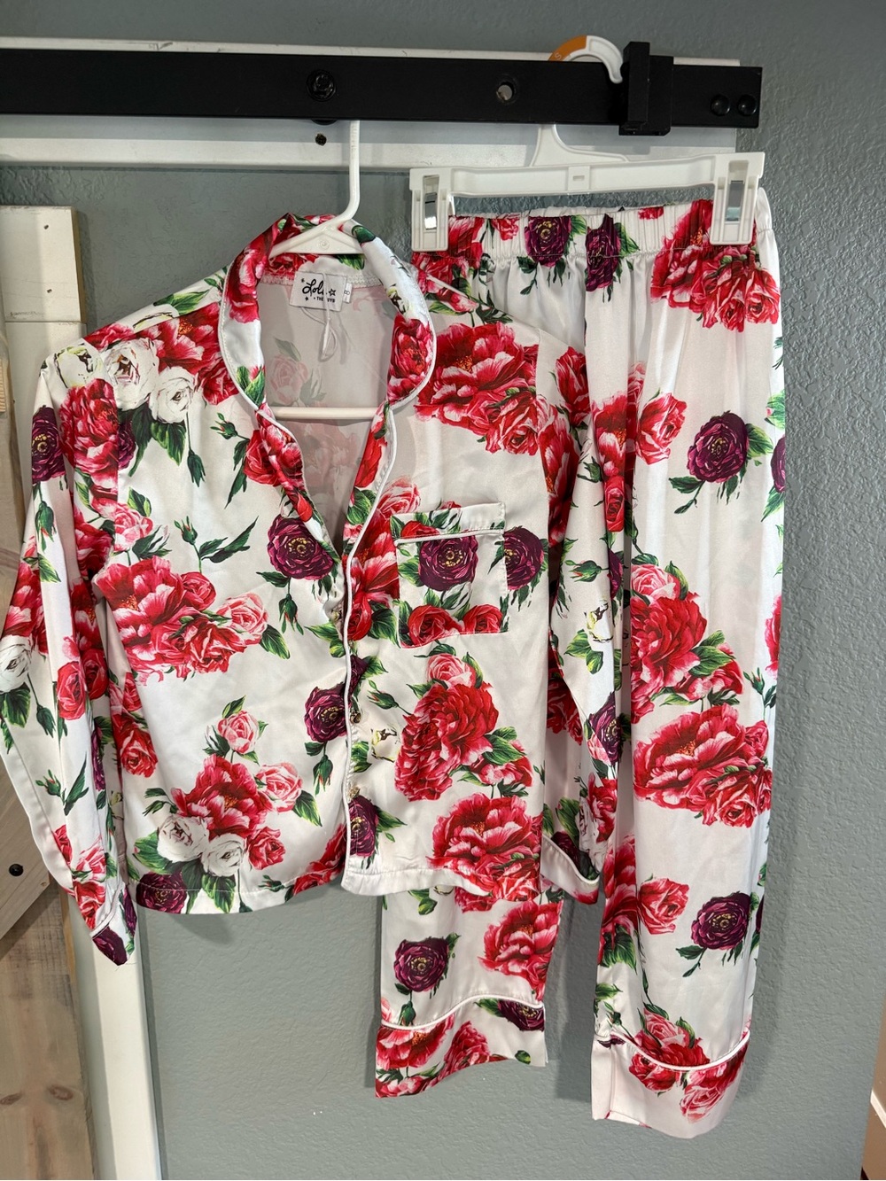Kids Floral Button-Front Pajama Set in White with Red & Purple Roses